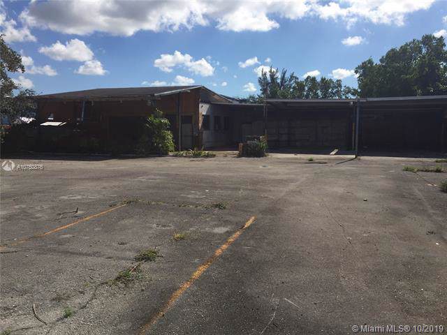 2724 32 ST - Photo 1