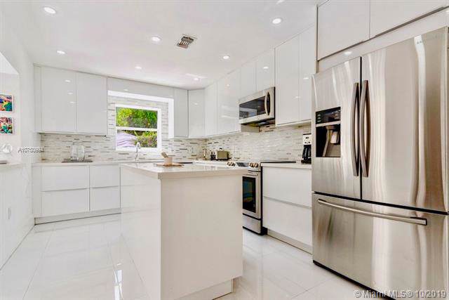 740 Madeira Ave - Photo 1
