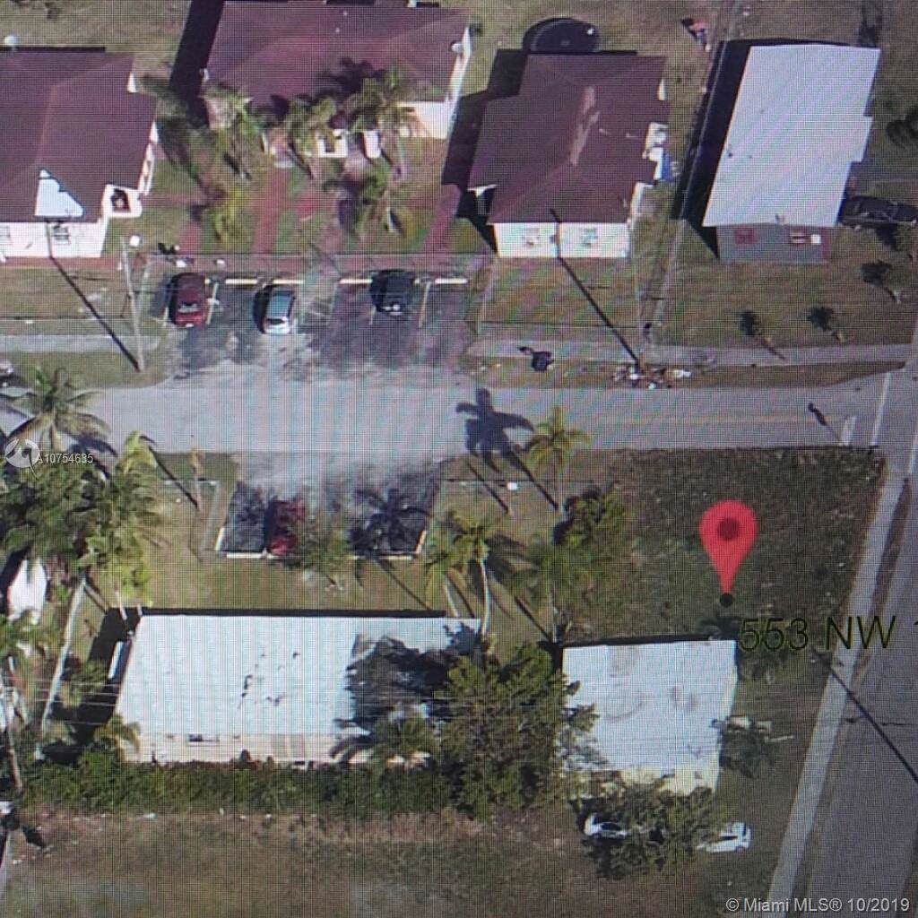 553 15th St - Photo 1
