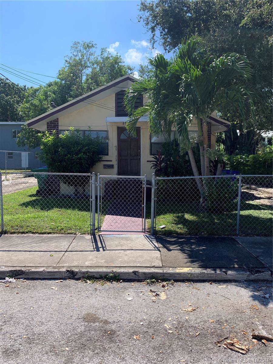 38 53rd St - Photo 1