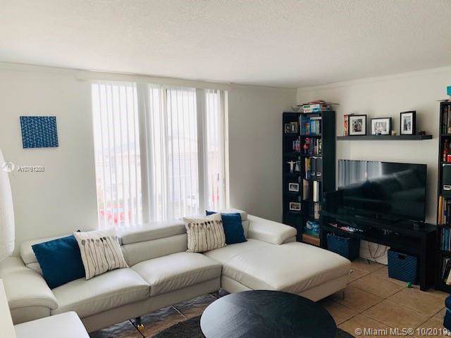 1801 Treasure Dr - Photo 1