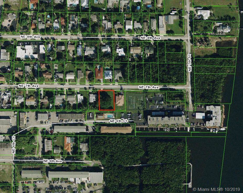 706 7th Ave - Photo 1