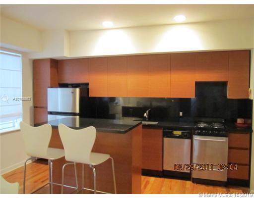 1521 Lenox Ave - Photo 1