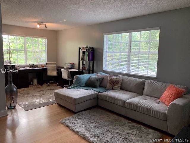 365 86th Ave - Photo 1
