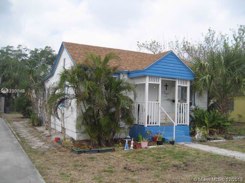 611 Broadway - Photo 1