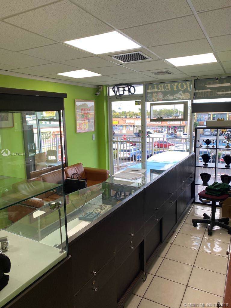 410 29 Street #C - Photo 1