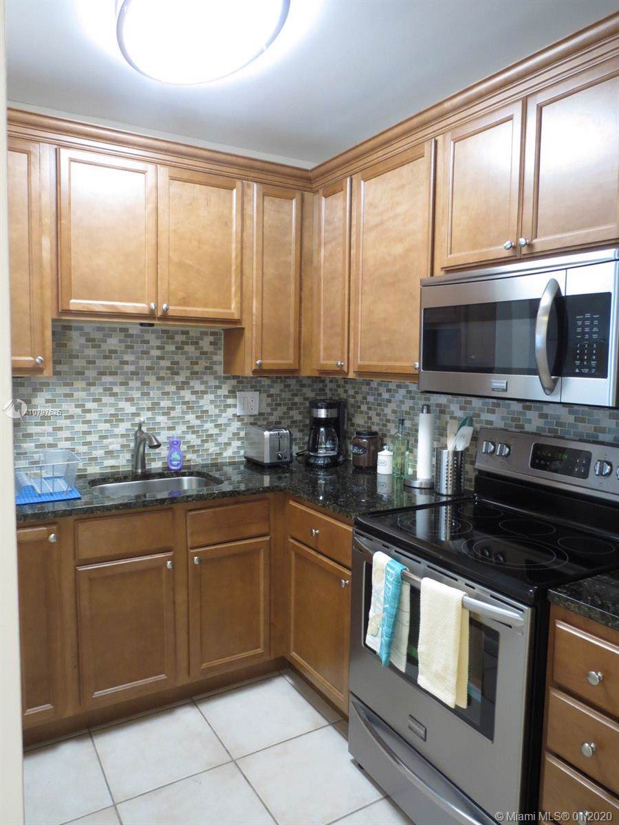 2900 Banyan St - Photo 1