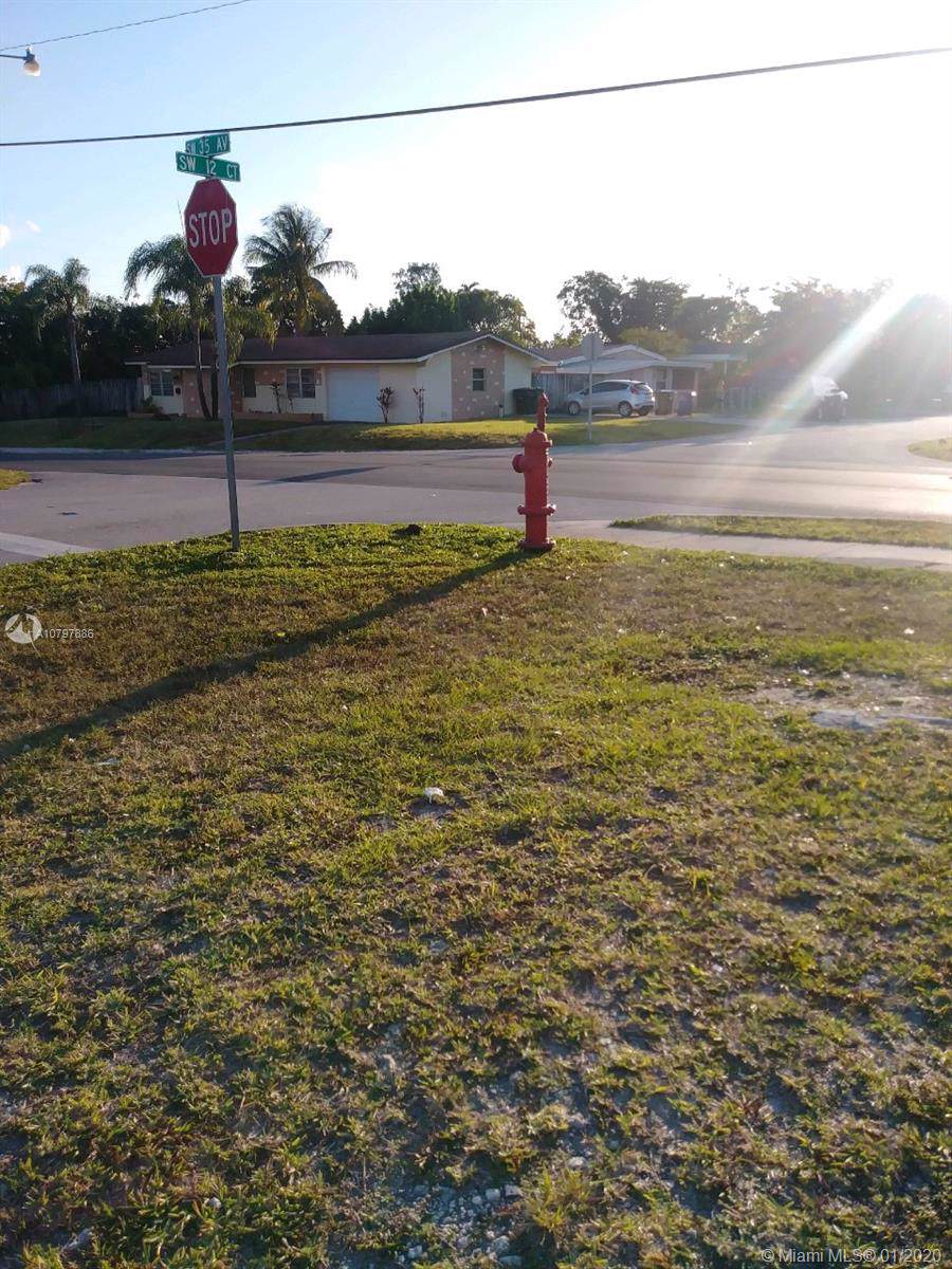1229 35th Ave - Photo 1