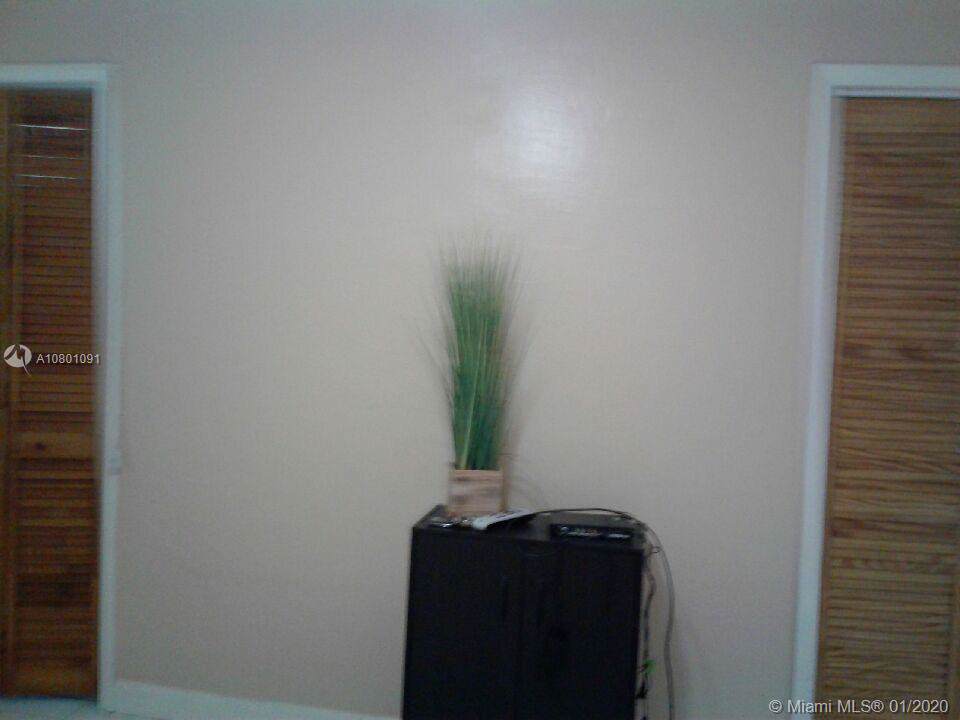 19525 119th Pl - Photo 1