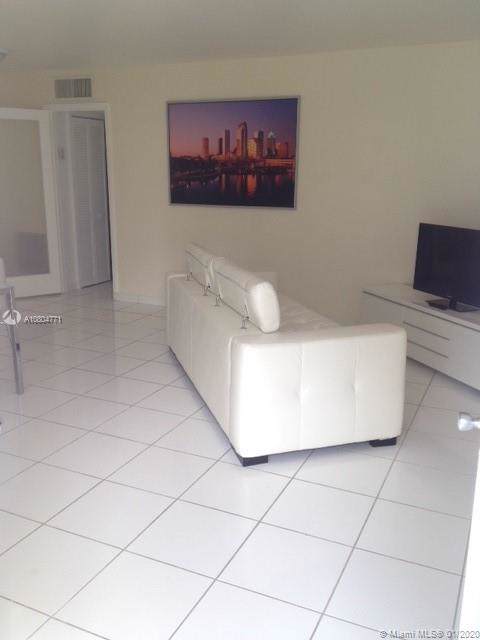 949 Pennsylvania Ave - Photo 1