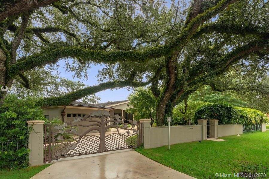 4919 Biltmore Dr - Photo 1