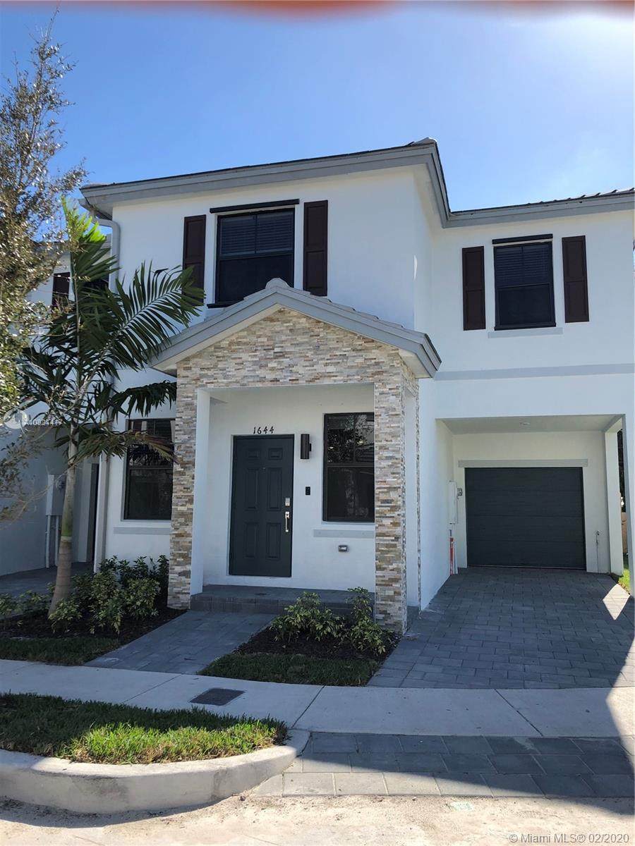 1644 29th Street - Photo 1