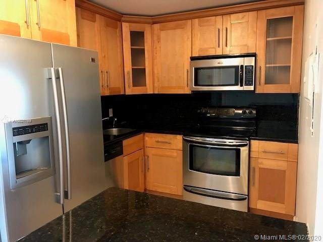 1580 West Ave - Photo 1