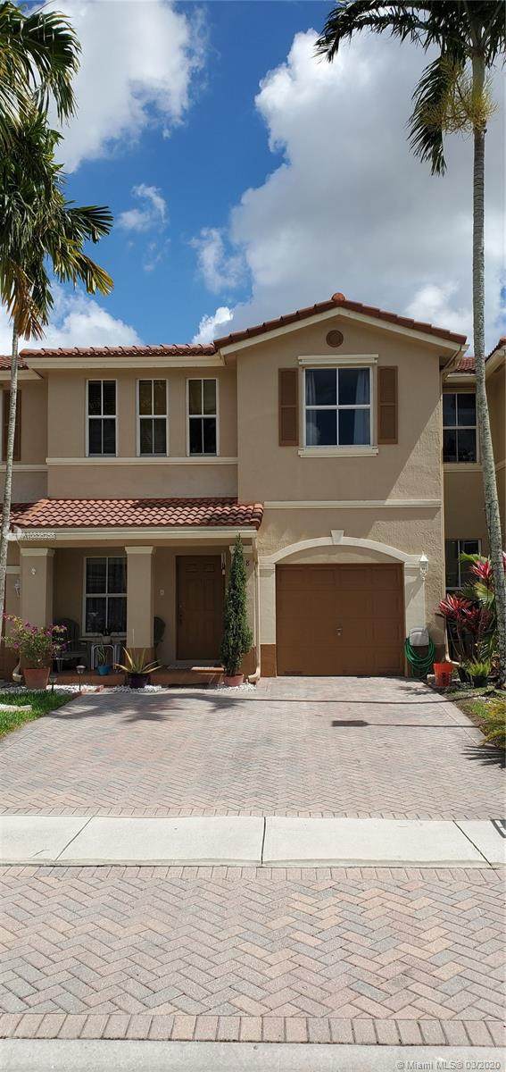 208 Riverwalk Cir - Photo 1