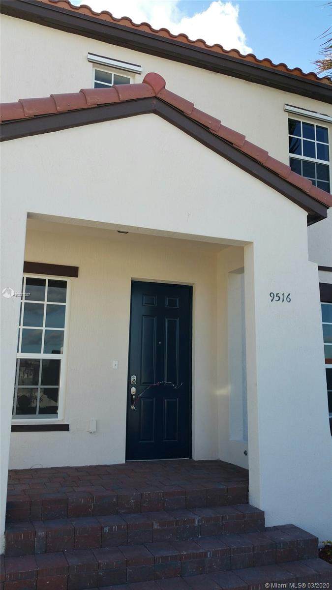 9516 171st Ave - Photo 1