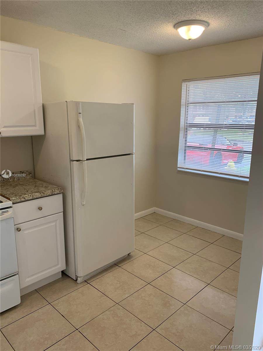 4020 Lakeside Dr - Photo 1