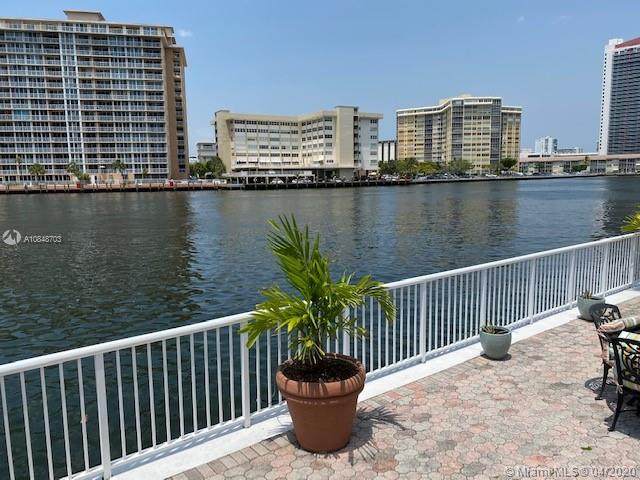 1913 Ocean Dr - Photo 1