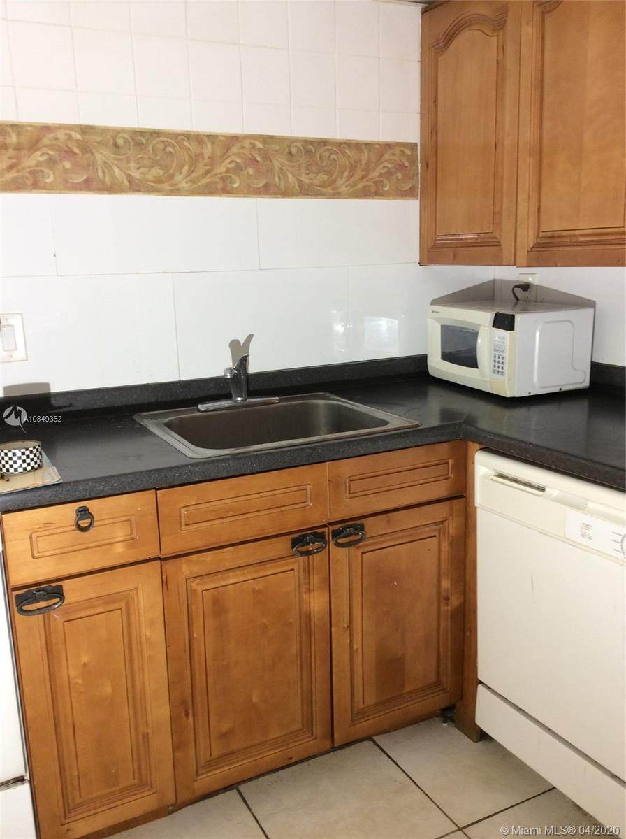 1825 44th Pl - Photo 1