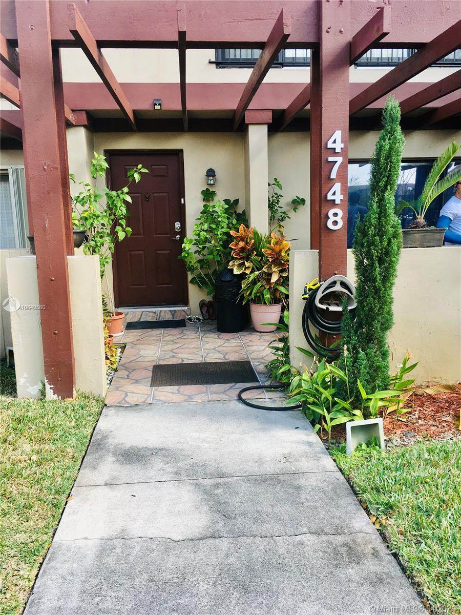 4748 Sheridan St - Photo 1