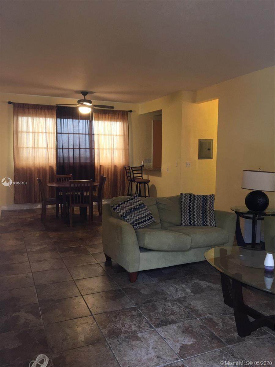 4710 Pine Tree Dr - Photo 1