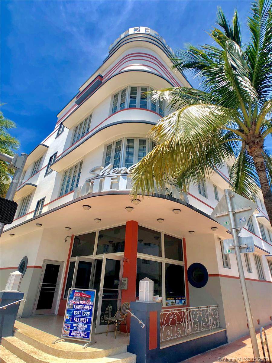 901 Collins Ave - Photo 1