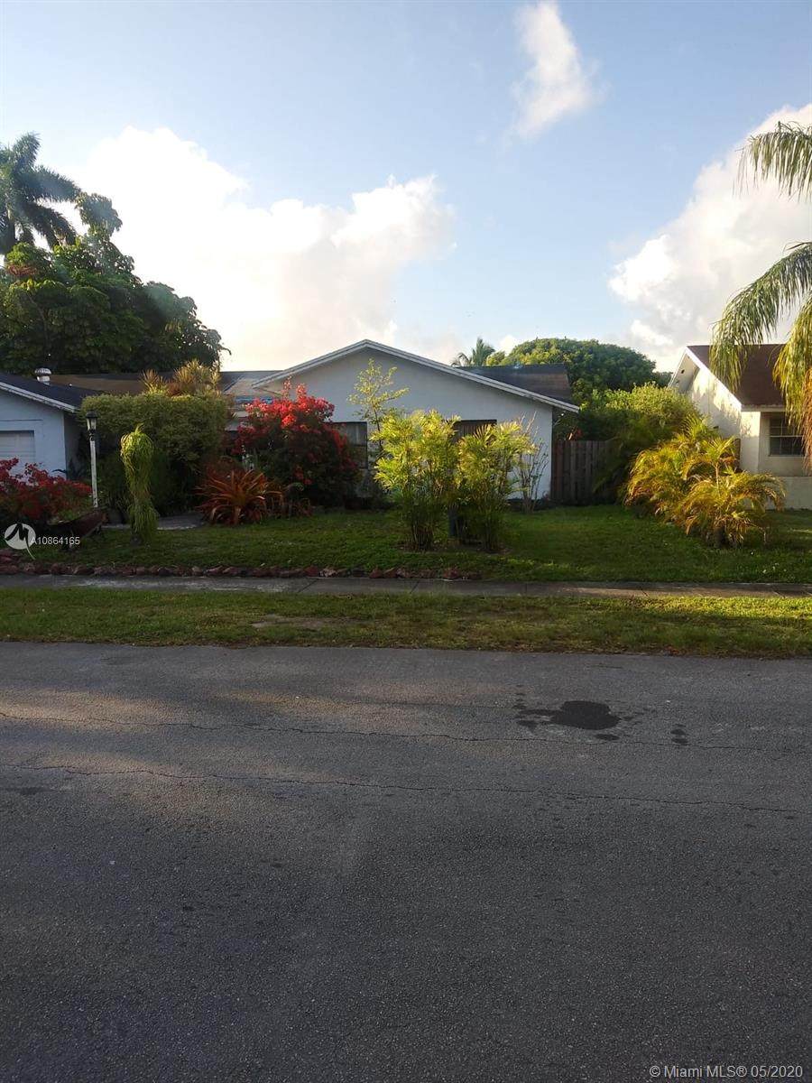 11640 92nd St - Photo 1