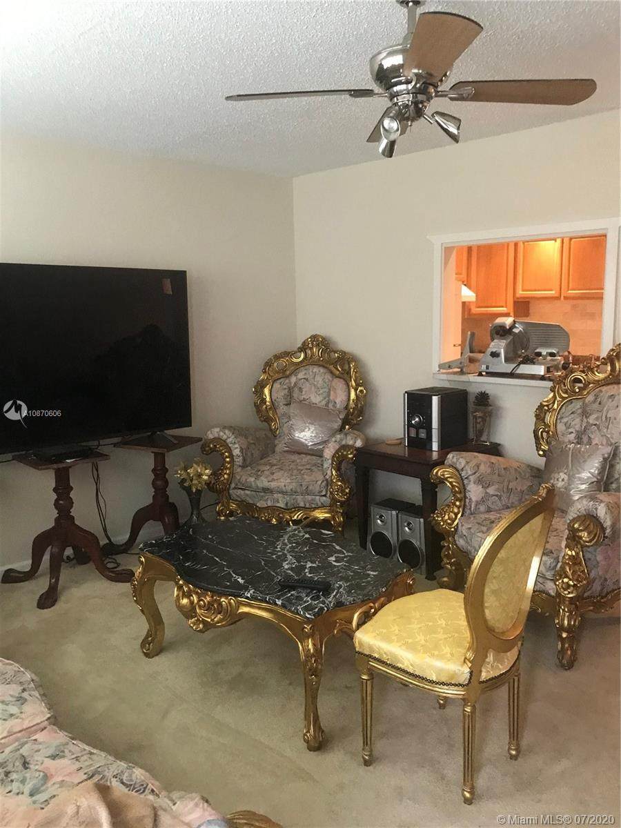 43 Westbury B - Photo 1