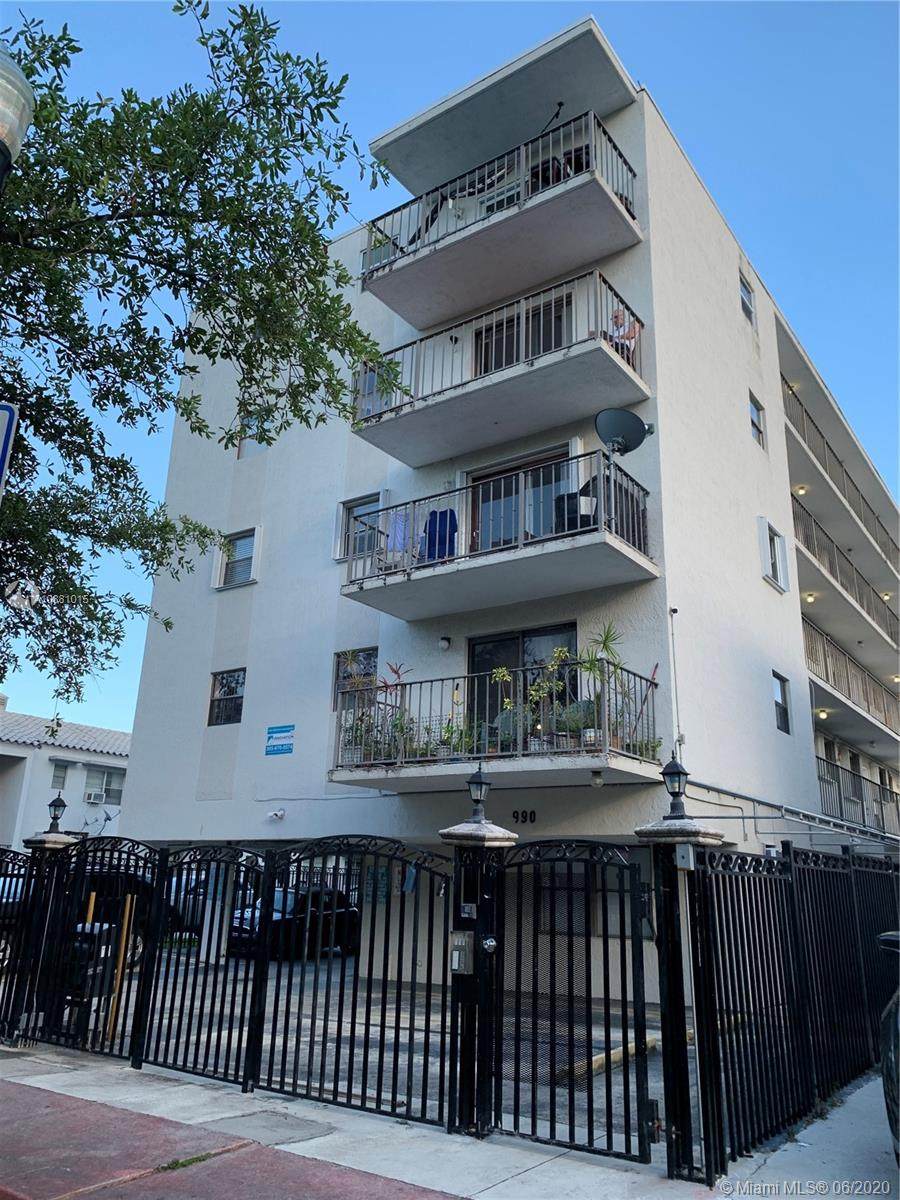 990 Biarritz Drive - Photo 1