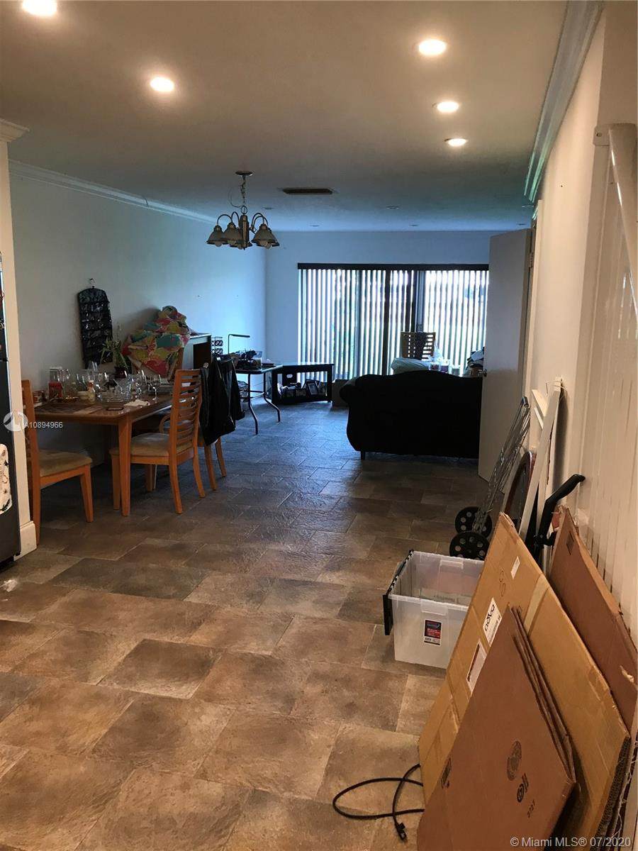 7344 82nd St - Photo 1