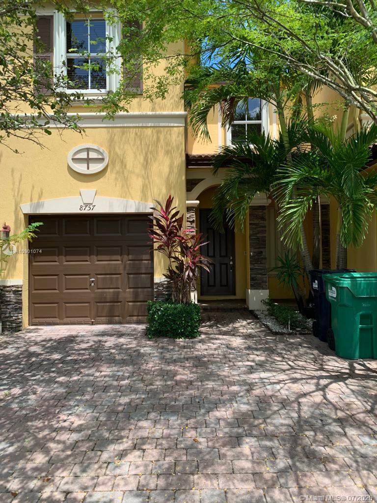 8757 113th Ct - Photo 1