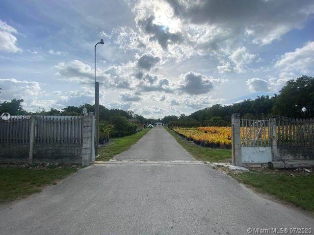 21935 207th Ave - Photo 1