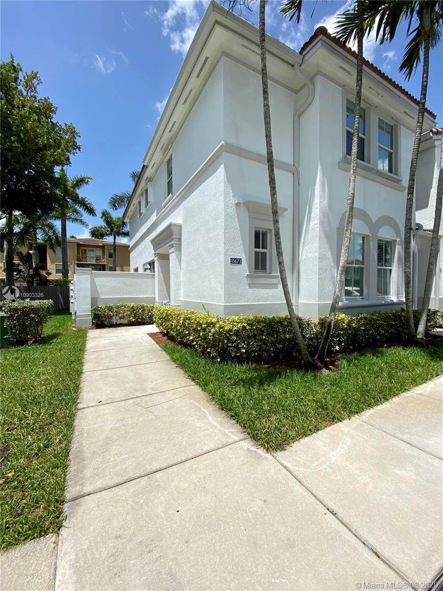15673 39th St - Photo 1