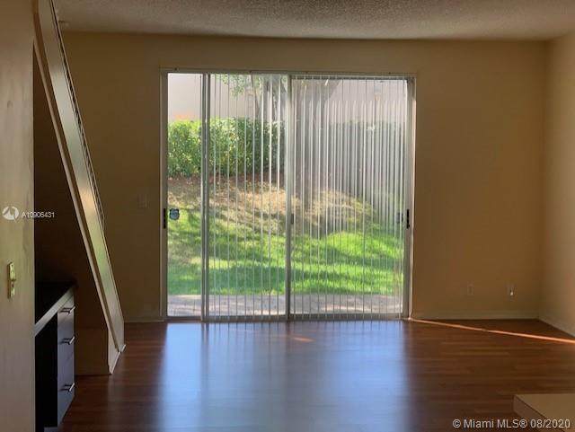1001 Sorrento - Photo 1