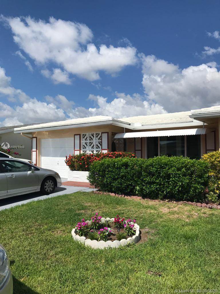 5723 66th Ave - Photo 1