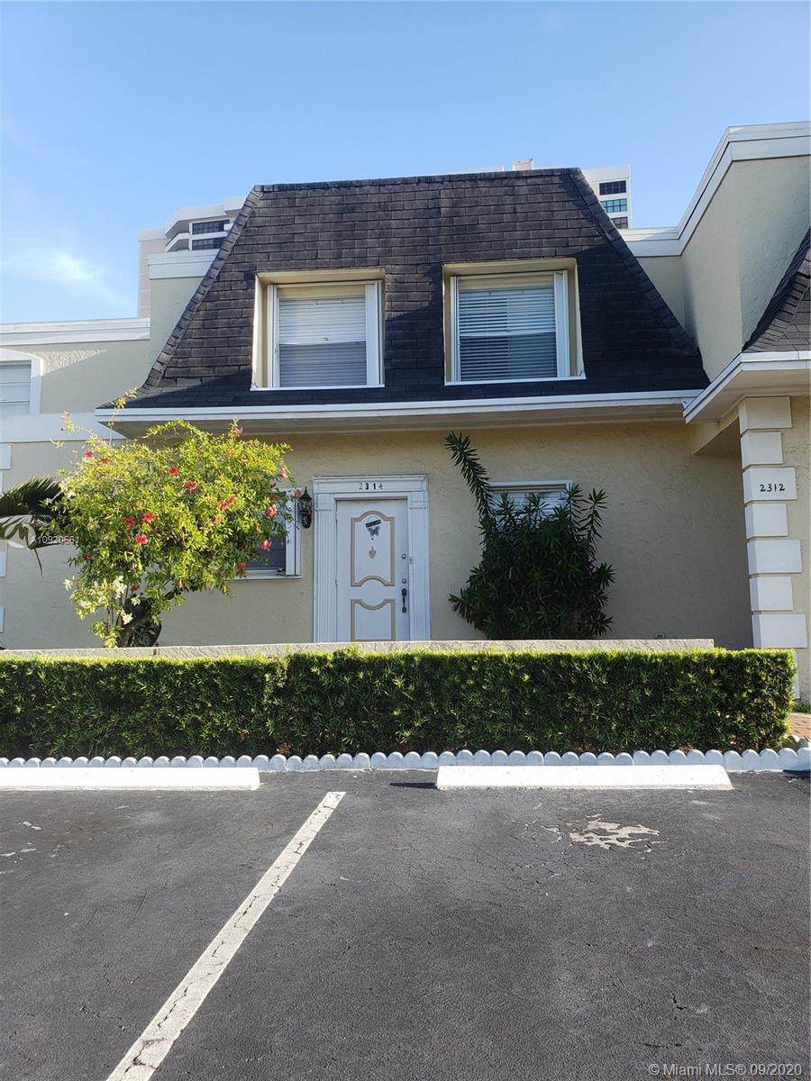 2314 7th St - Photo 1