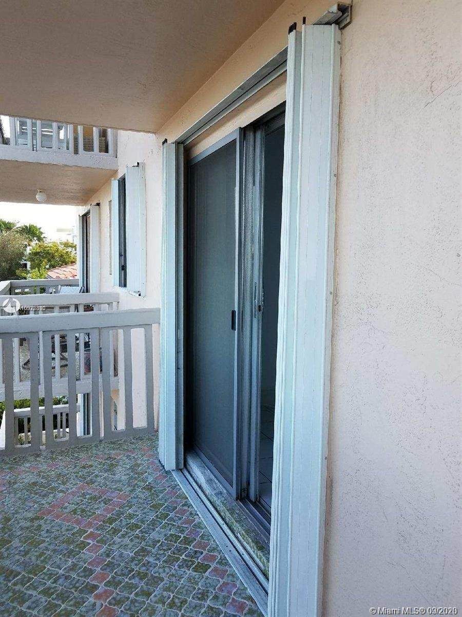 7620 Carlyle Ave - Photo 1
