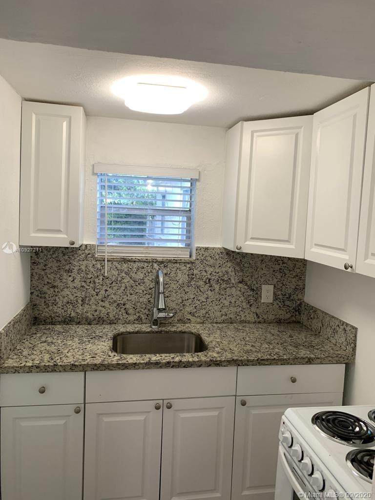2515 52nd St - Photo 1