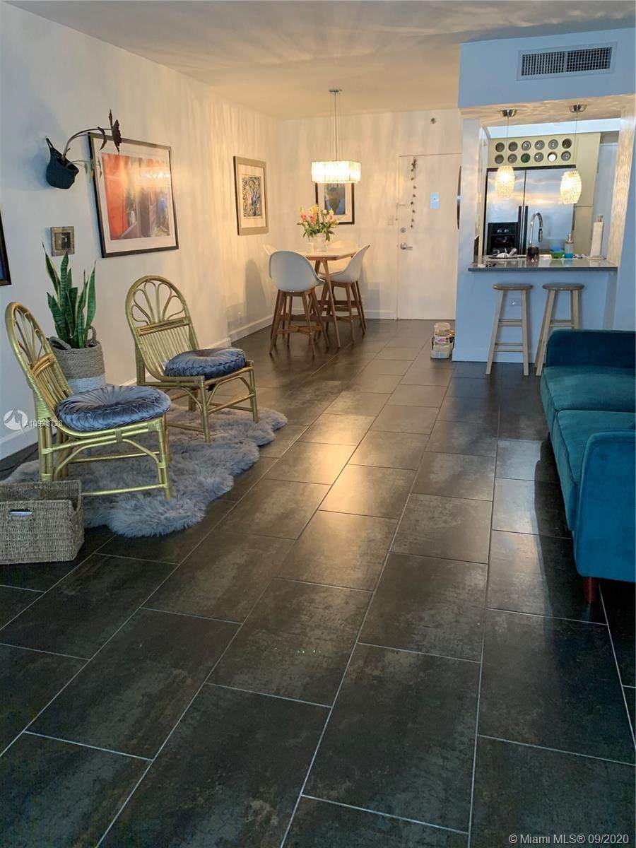 1200 West Ave - Photo 1