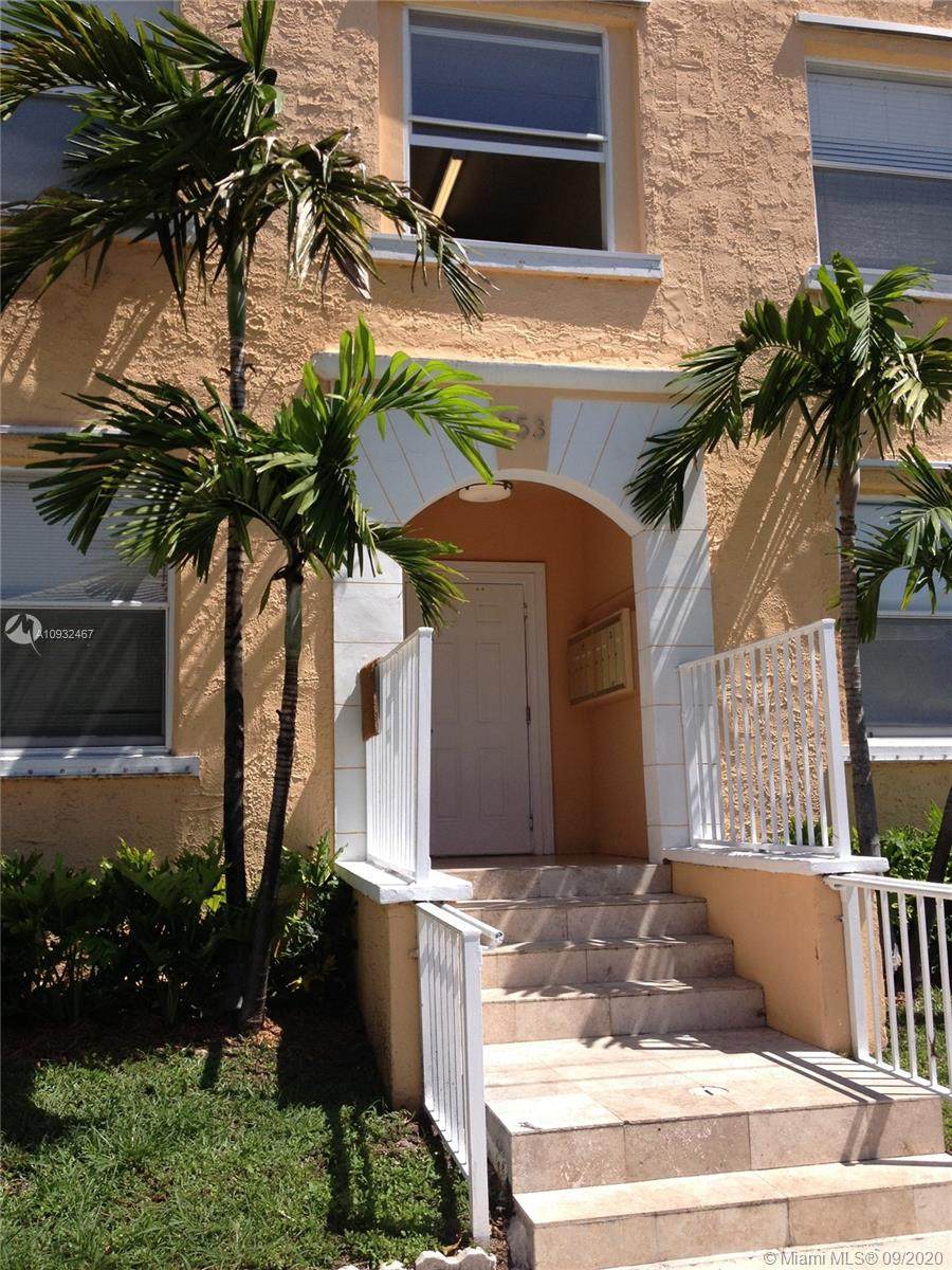 953 10th St - Photo 1