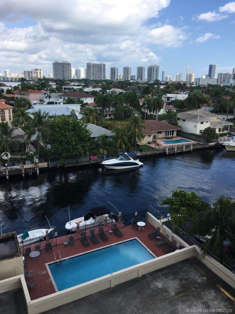 2903 Miami Beach Blvd - Photo 1