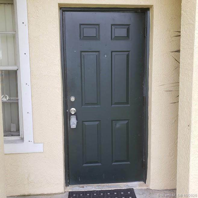 2208 Belmont Ln - Photo 1