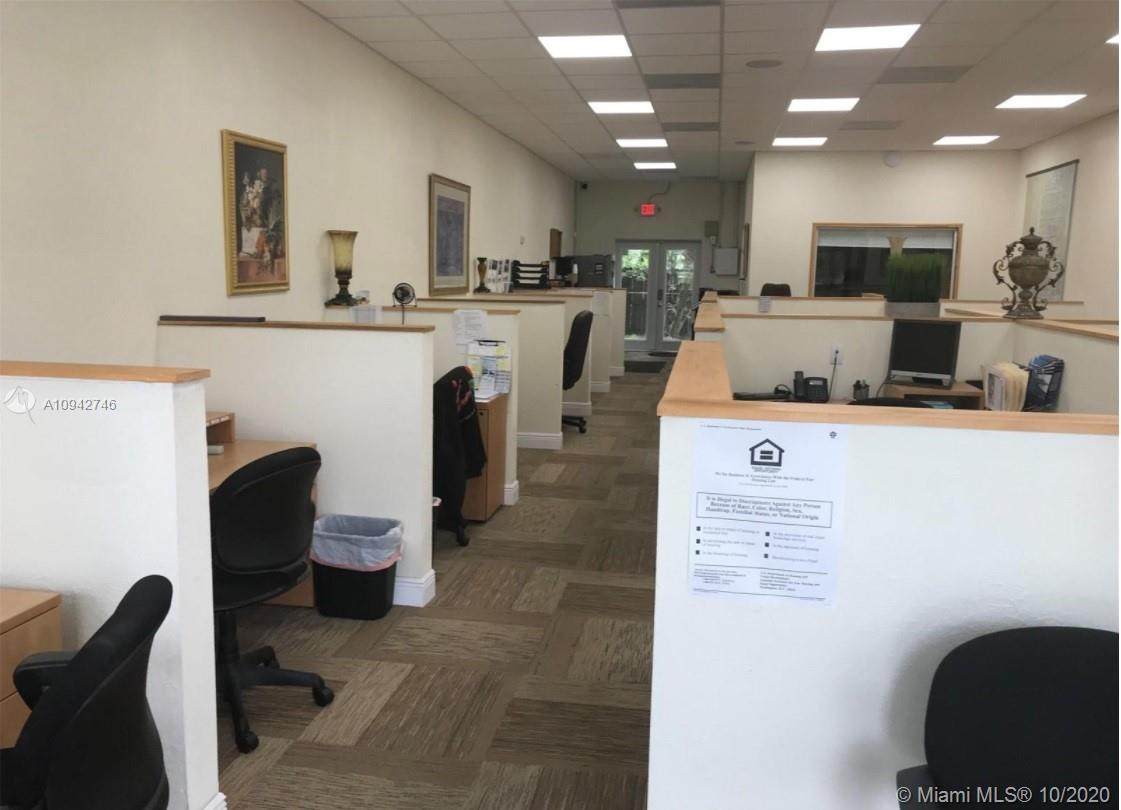 7601 Davie Road Ext - Photo 1