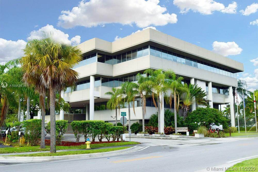 290 165th St Miami - Photo 1