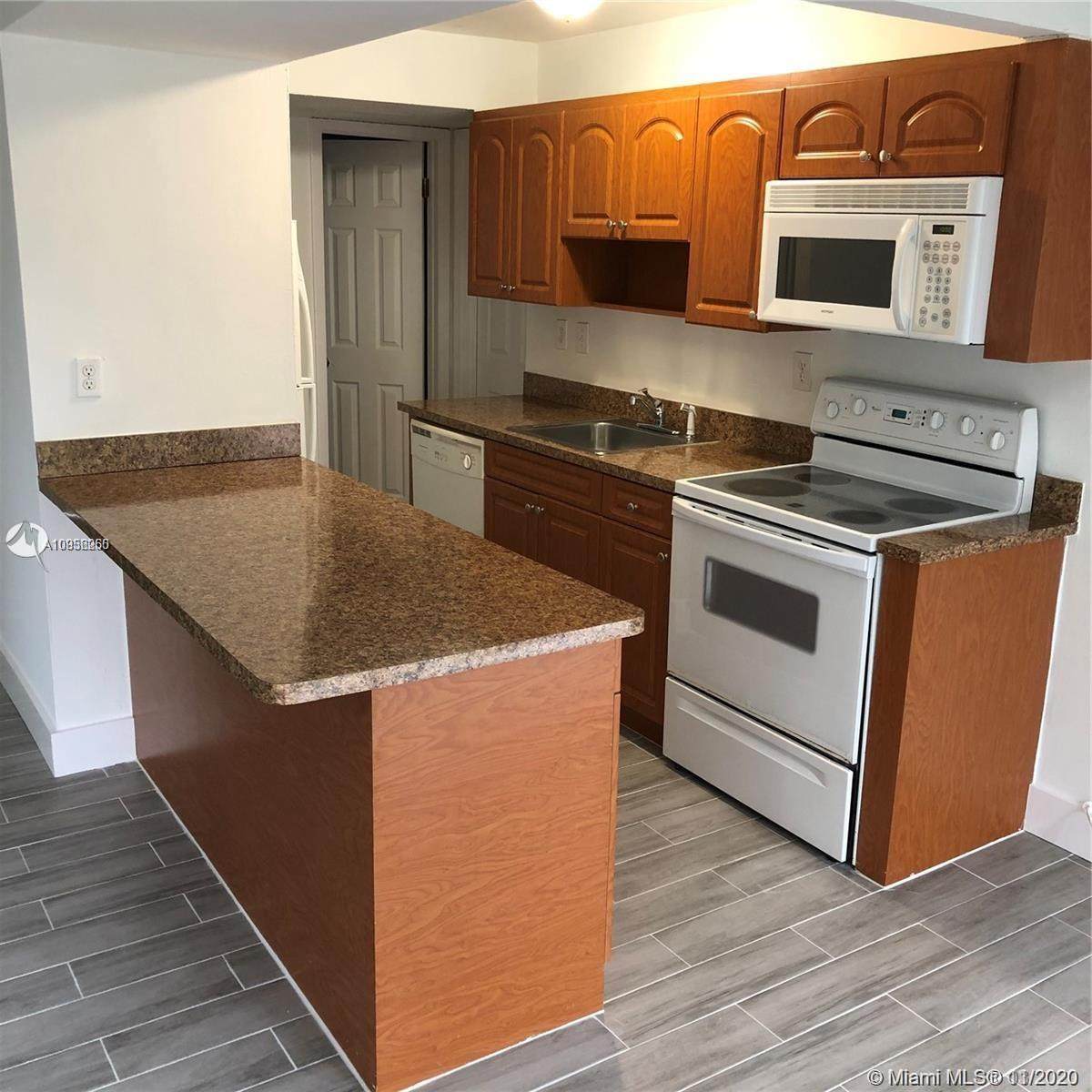 9380 Flagler St - Photo 1