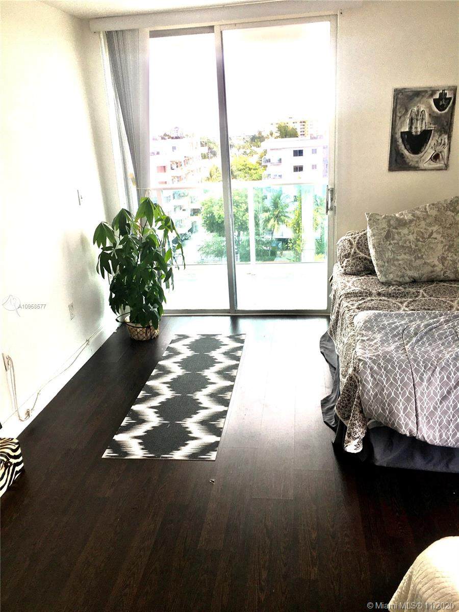 1035 West Ave - Photo 1