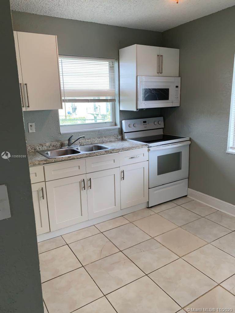 2217 8th Ct - Photo 1