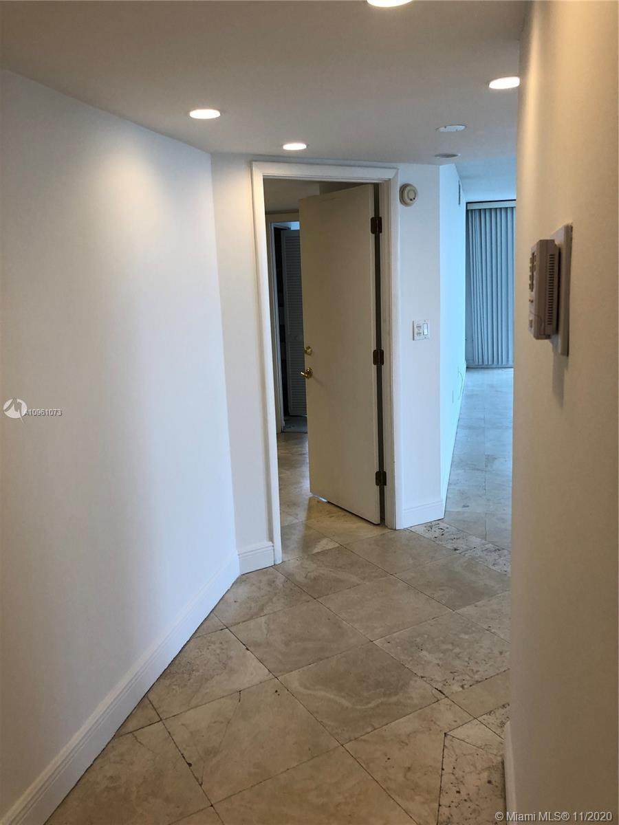 2333 Brickell Ave - Photo 1