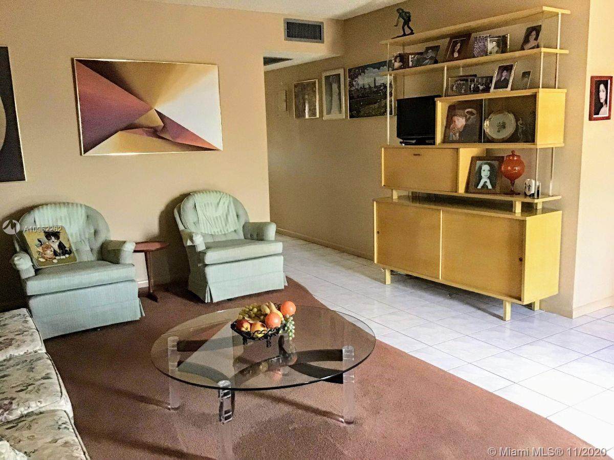 244 Wellington H - Photo 1
