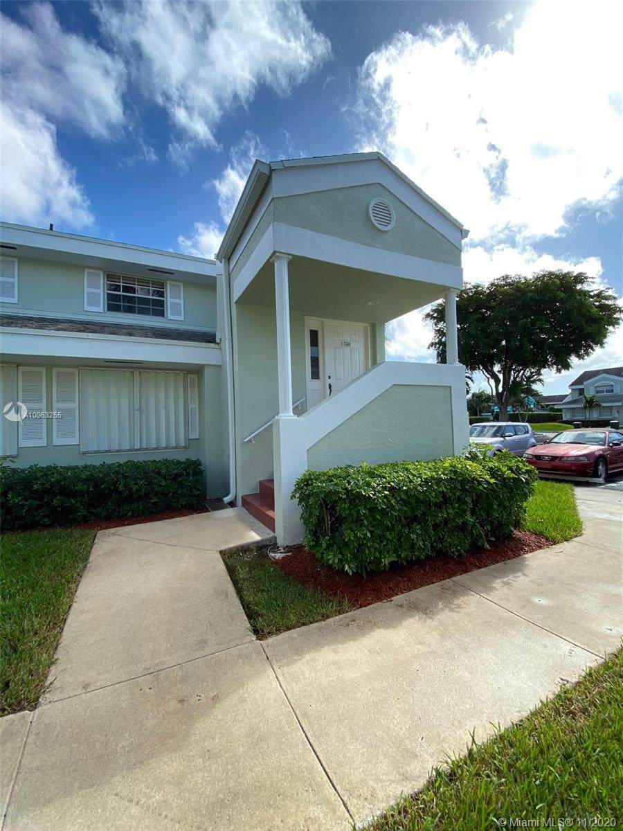 2534 20th Pl - Photo 1