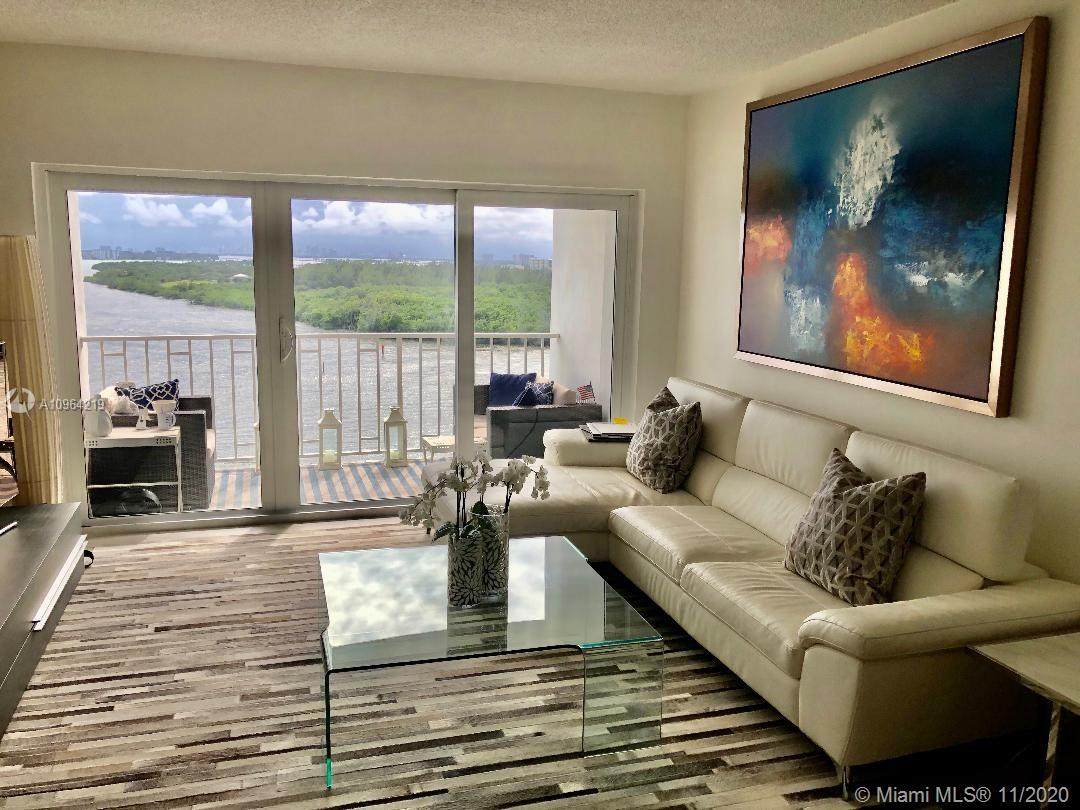 300 Bayview Dr - Photo 1